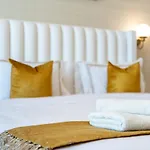The Smart Concierge - Palm Tower